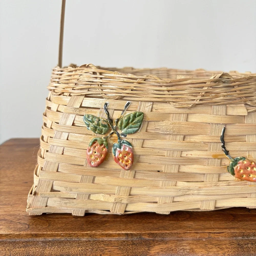 Vintage Woven Wood Splint Strawberry Basket Farmhouse Decor with Handle